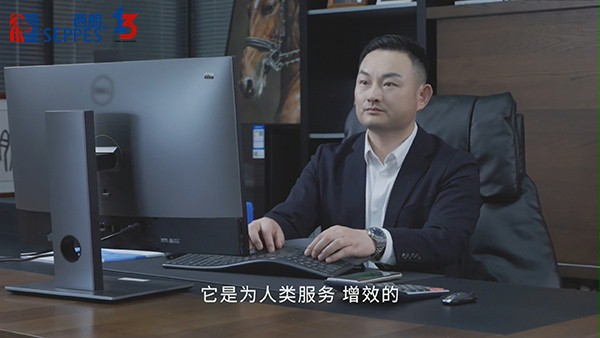 楊總認為AI為人類增效