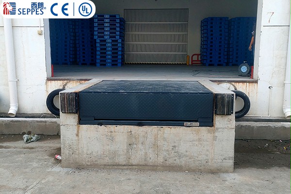 翻板式液壓平臺